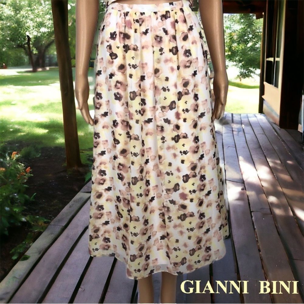 Gianni Bini Wildflower Skirt
